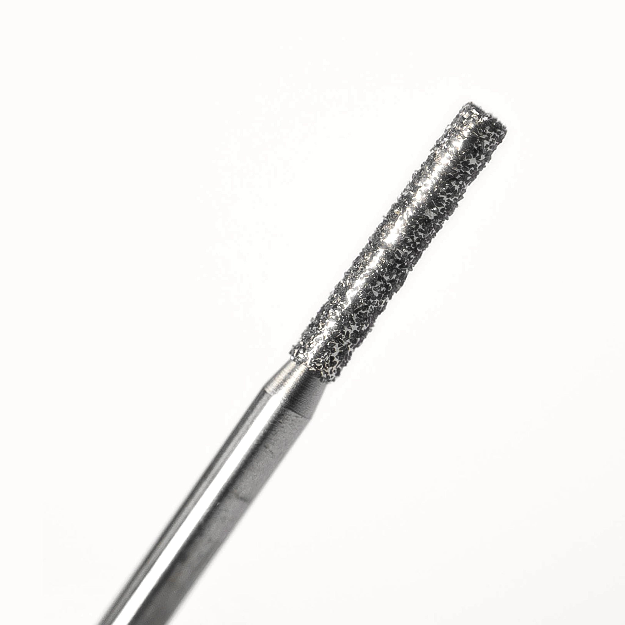 A close-up of a crown prep bur with a flat end cylinder shape, featuring medium diamond grit, ideal for precise crown preparation and smoothing of flat surfaces.