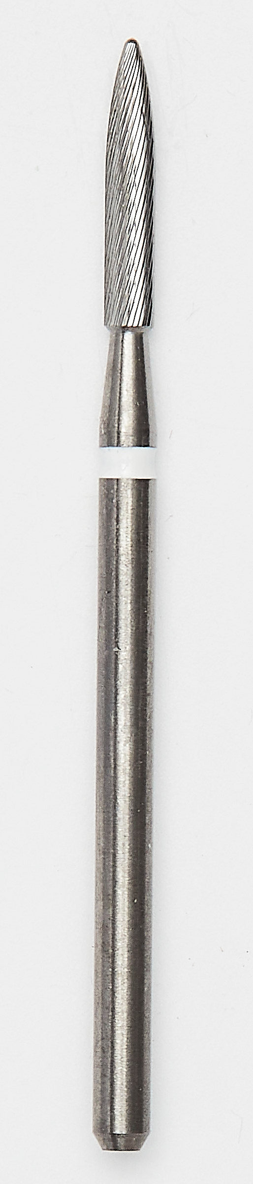 A flame-shaped carbide bur with fine, spiral ridges, used for precise smoothing and polishing of titanium implant surfaces during peri-implantitis treatments. The bur features a white marking for easy identification.